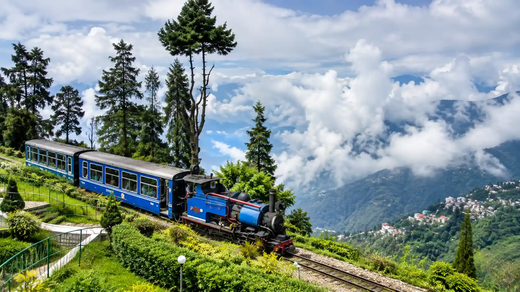 Darjeeling - Queen of the Hills, North Bengal travel guide | Wonder Escape